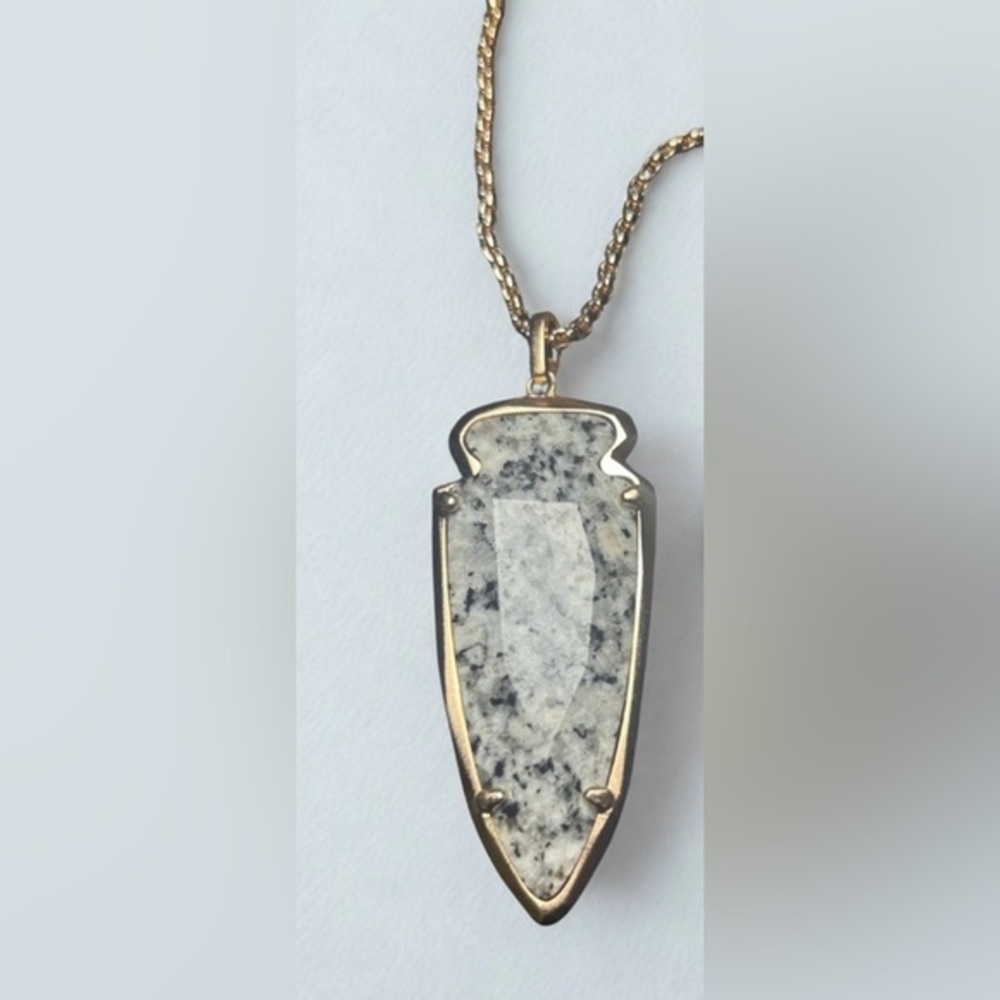 Kendra Scott LONG Pendant Necklace Faux Arrowhead with Gift Box Designer RARE